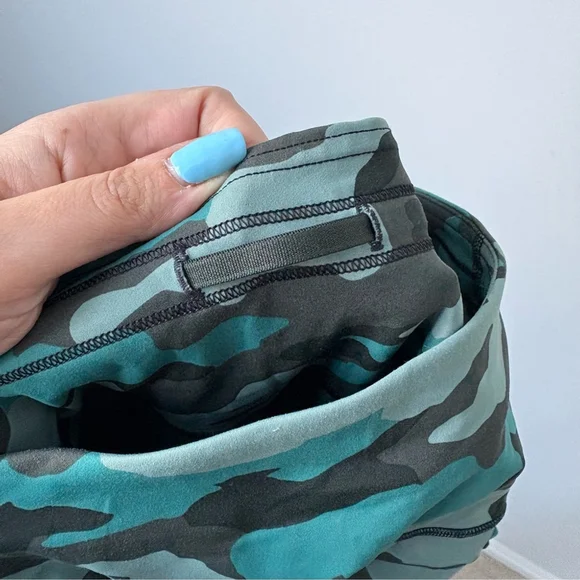 Lululemon 2021 Base Pace High-Rise Running Tight 25" Heritage 365 Camo Sz 6 - Picture 8 of 10